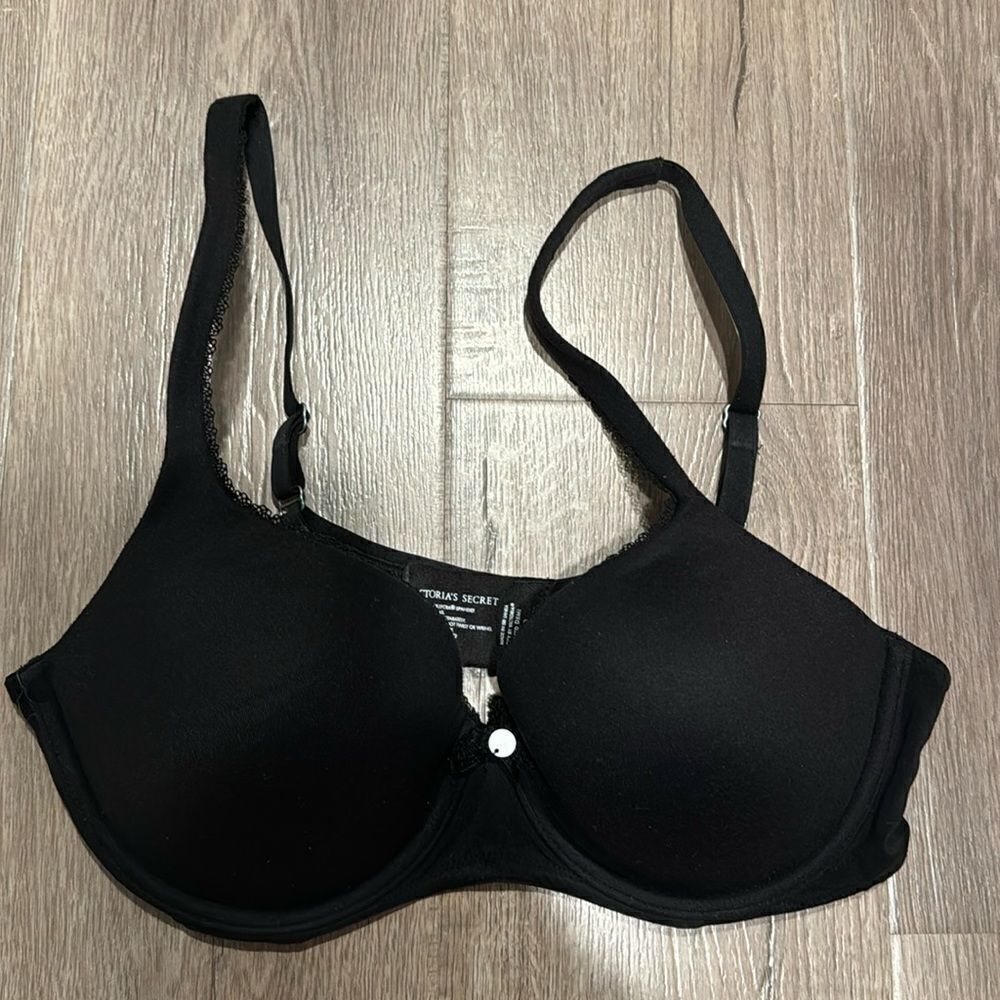 Victoria secret bra 34D